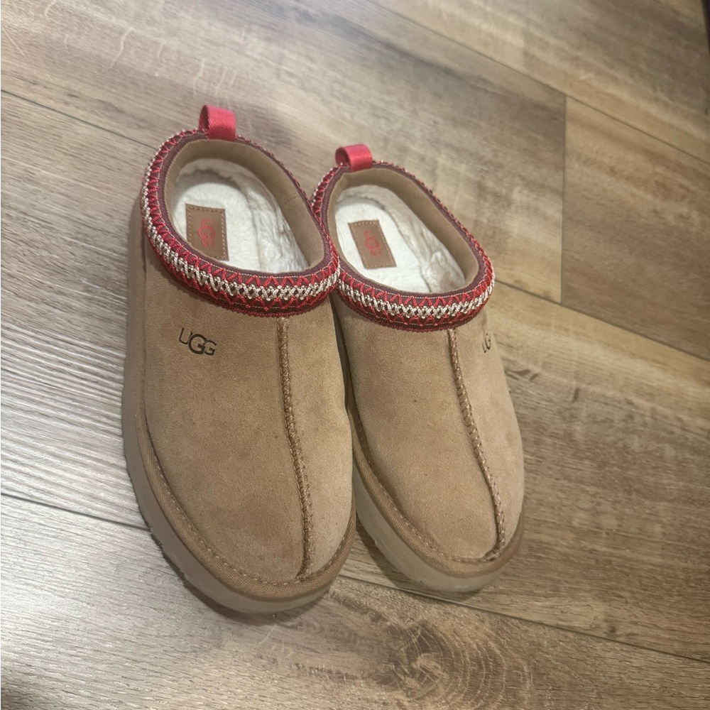 UGG Tan Slippers with Red Trim - Picture 2 of 4